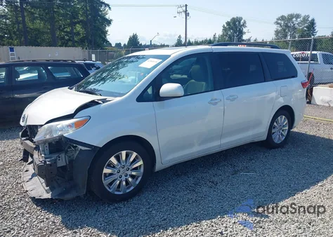 2015 Toyota Sienna Limited 7 Passenger/Limited Premium 7 Passenger/Xle 7 Passenger/Xle Premium 7 Passenger z USA, uszkodzony, nr VIN 5TDDK3DC6FS114592